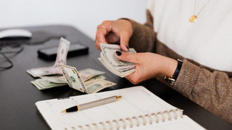 5 Ways To Improve Your Personal Finances This Year